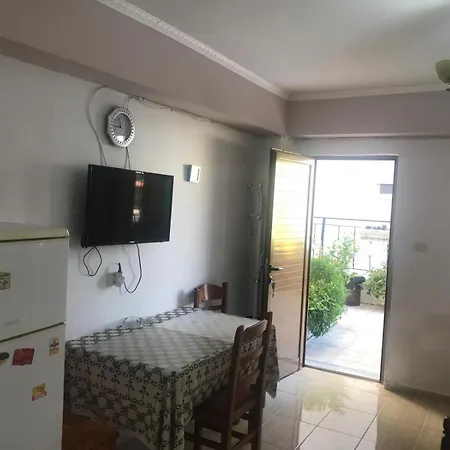 Anna Apartment *
